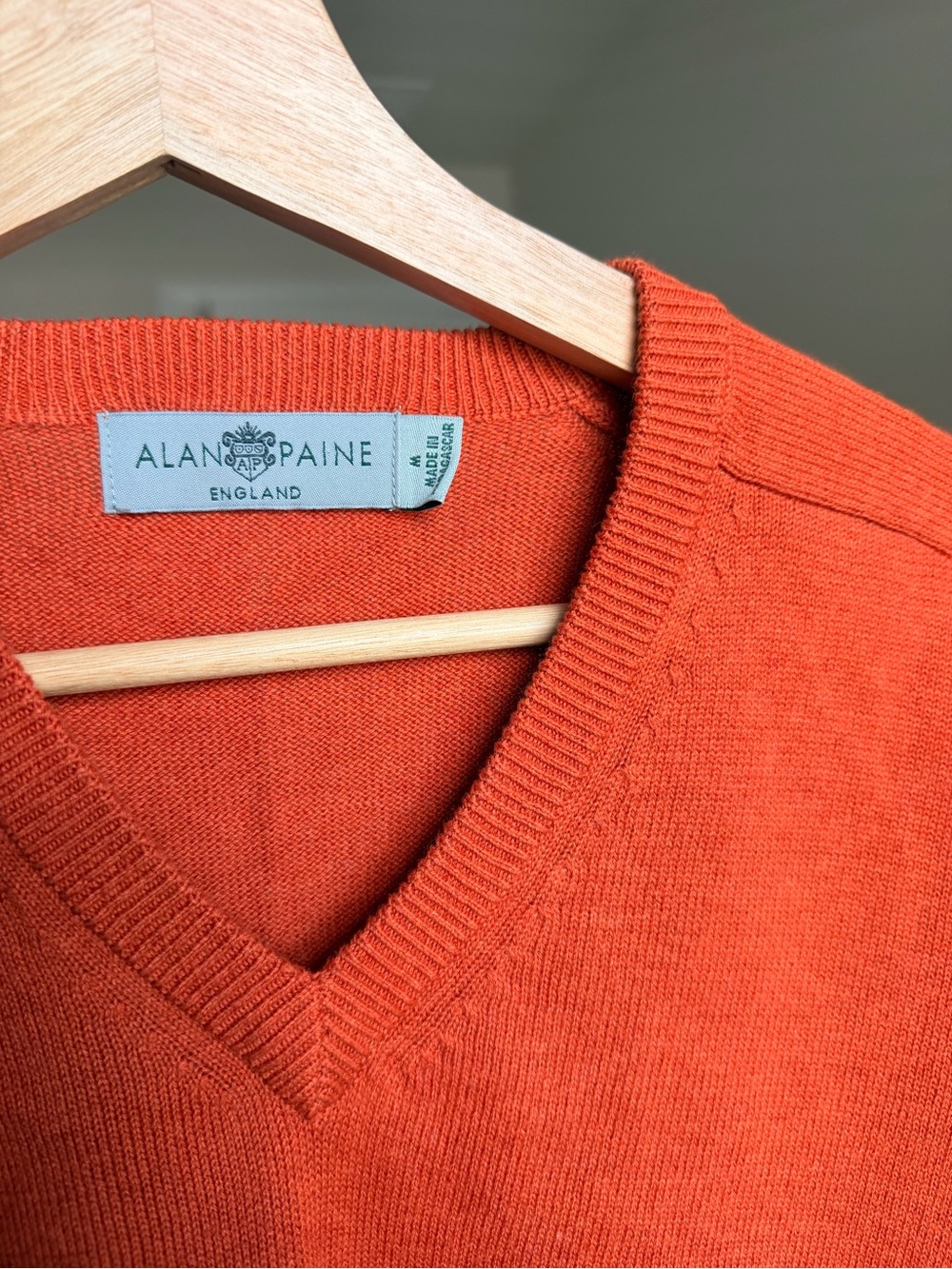 Alan Paine England 92% Cotton 8% Cashmere Men's V-Neck Sweater in Burnt Orange